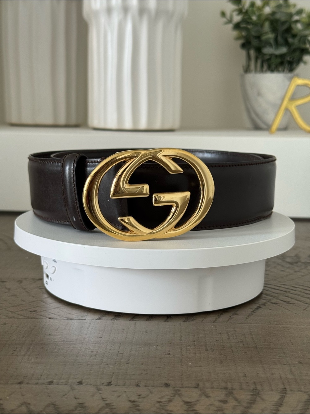 Vintage Gucci Dark Brown Leather GG Logo Belt Gold Buckle Size 75/30 Italy